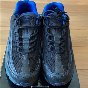 HP 🎉 Men’s black and blue Air Max 24-7s sz 11.5